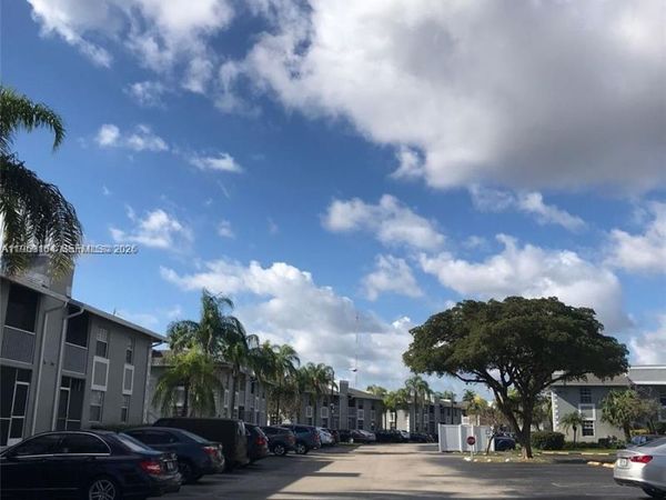 439 NE 210th Cir Ter, Unit 203-22, Miami, FL 33179