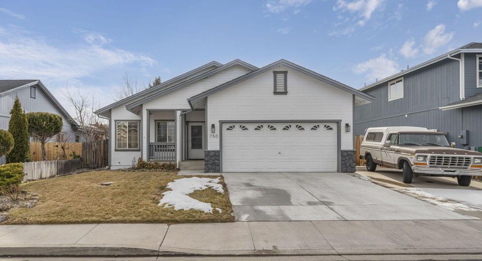 750 W Golden Valley Road, Reno, NV 89506 Photo