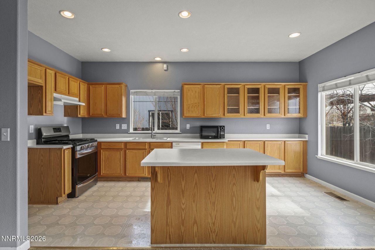 750 W Golden Valley Road, Reno, NV 89506 Photo