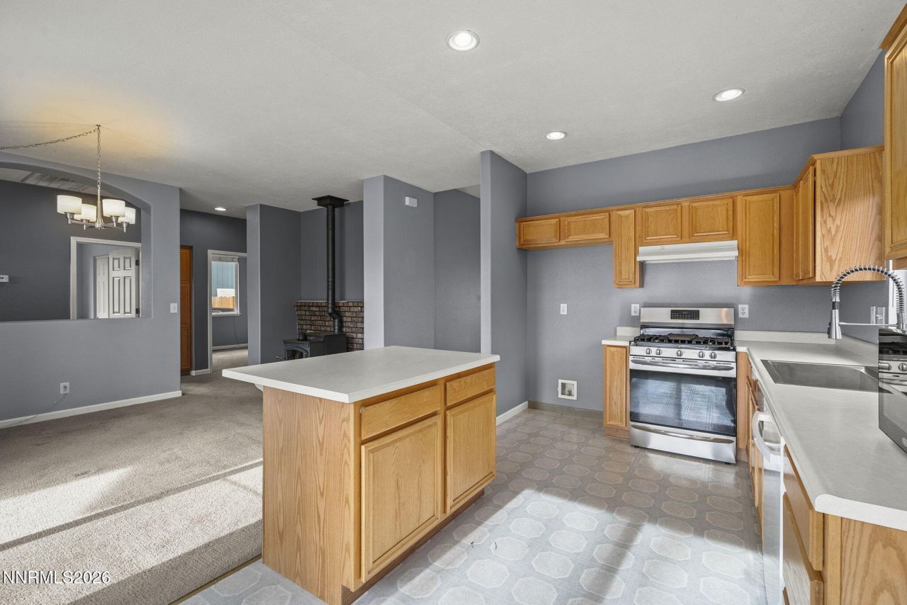 750 W Golden Valley Road, Reno, NV 89506 Photo