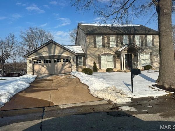 2823 Elk Peak Court, St Louis, MO 63129