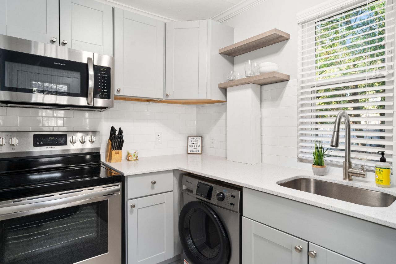 1436 E Montague Avenue Photo 16