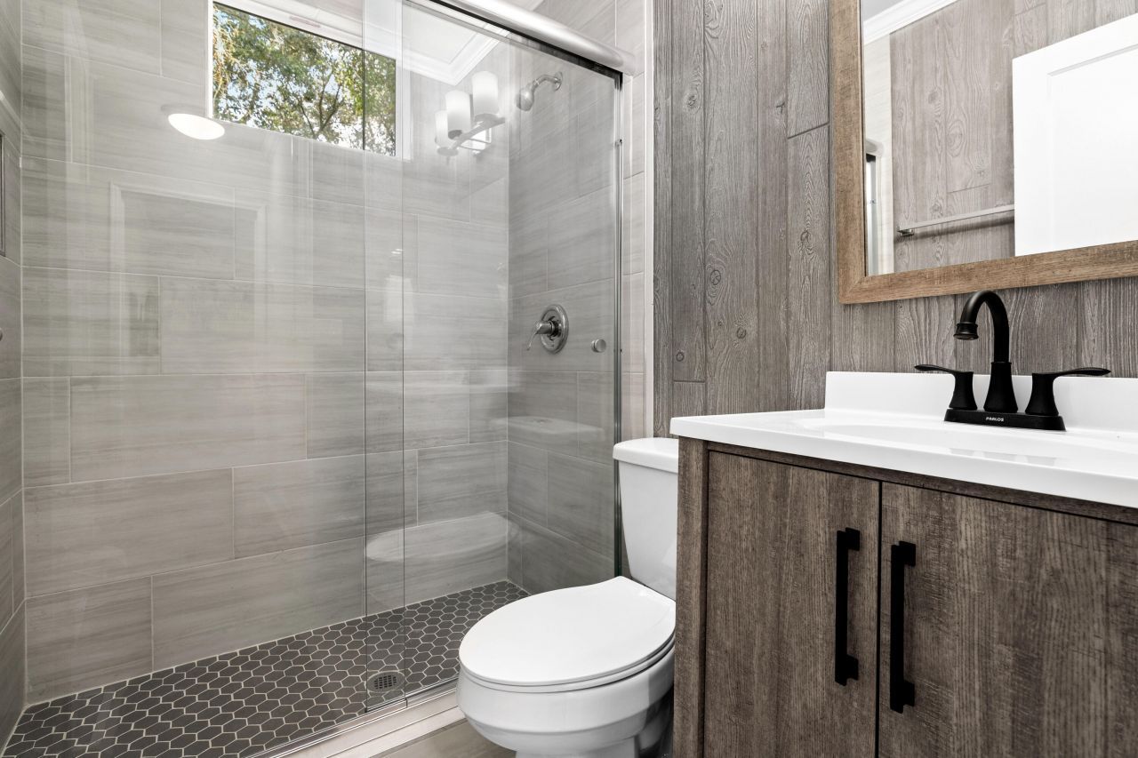 1436 E Montague Avenue Photo 21