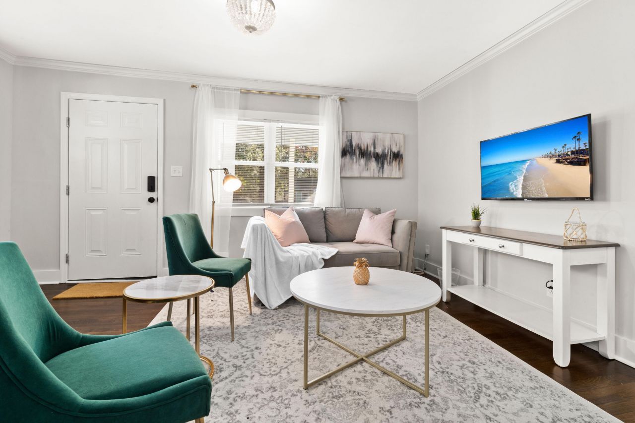 1436 E Montague Avenue Photo 5