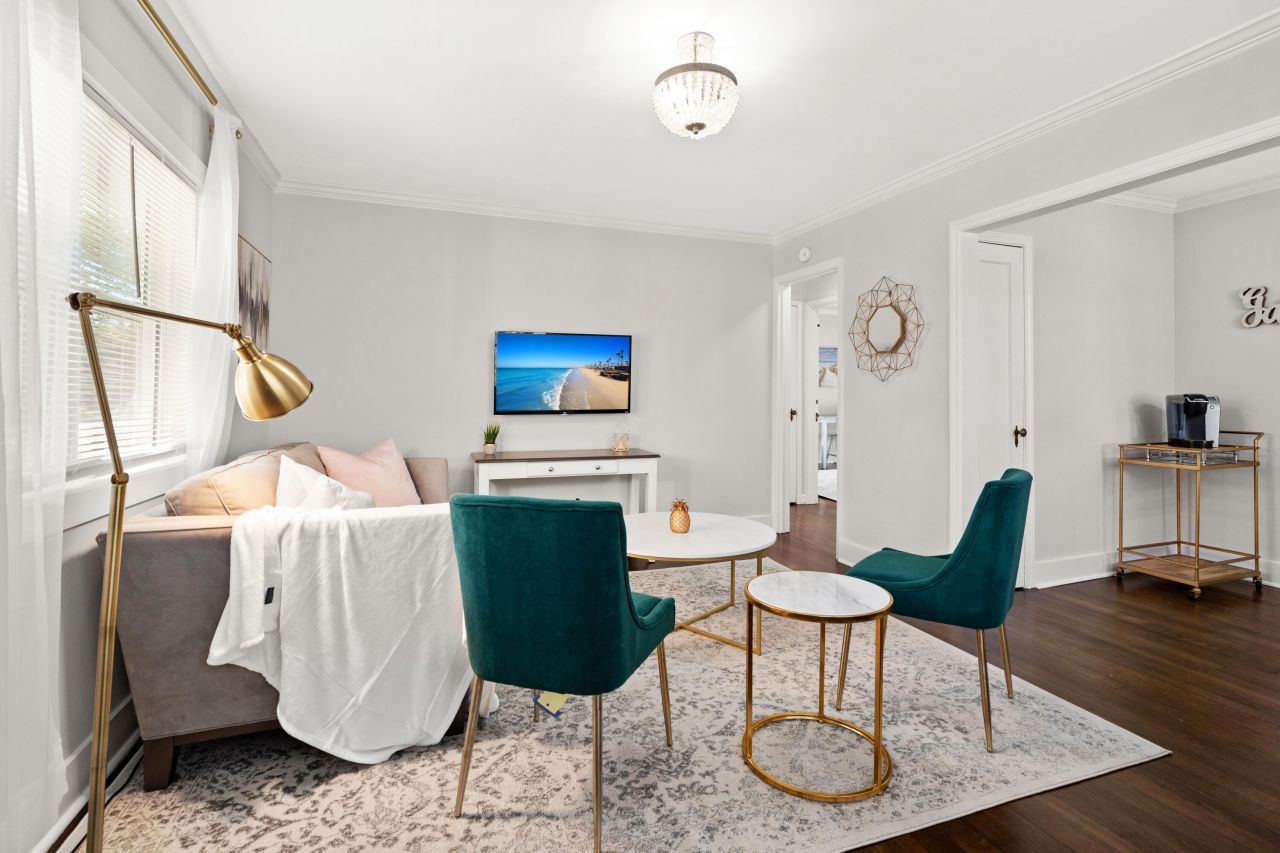 1436 E Montague Avenue Photo 7