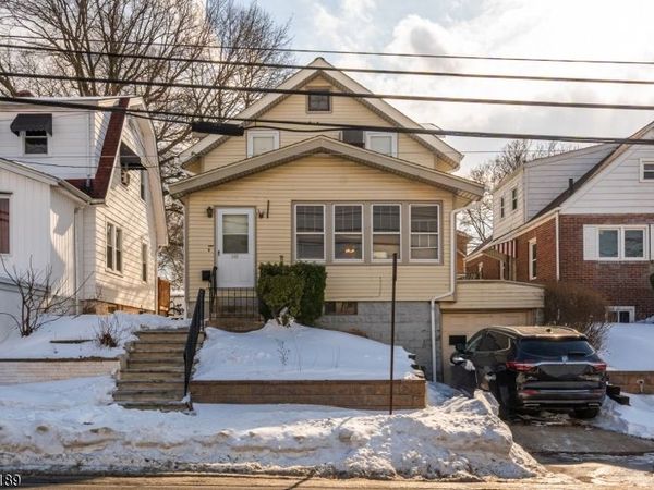 540 E 3Rd Ave, Roselle, NJ 07203