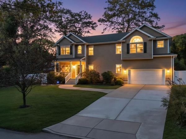 75 Milmay Avenue, Hauppauge, NY 11788