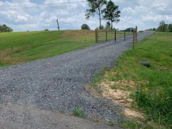 12239 Old Byhalia Road, Byhalia, MS 38611