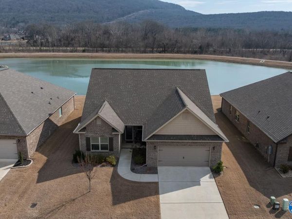 16323 Trestle Street, Huntsville, AL 35803