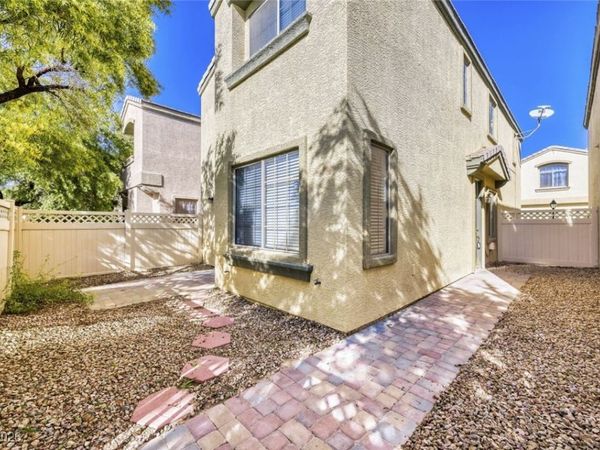 611 Desert Silk Court, North Las Vegas, NV 89084