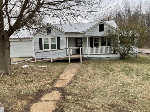 308 West Main St, Byrdstown, TN 38549