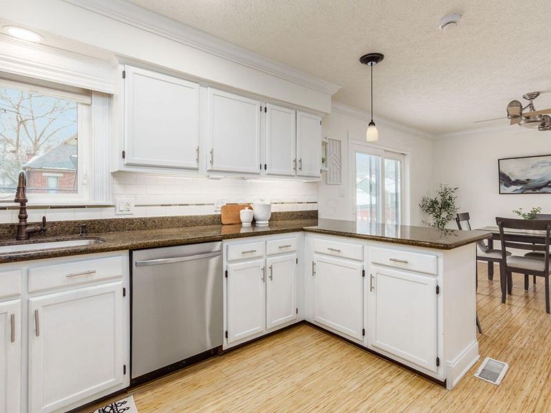 1015 Highland Street, Columbus, OH 43201 Photo 8