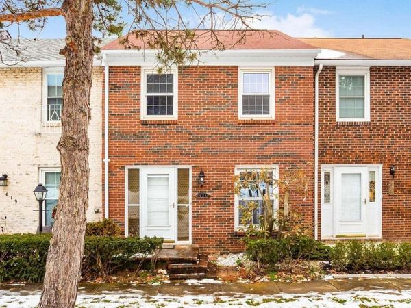 621 Simbury Street , Columbus, OH 43228