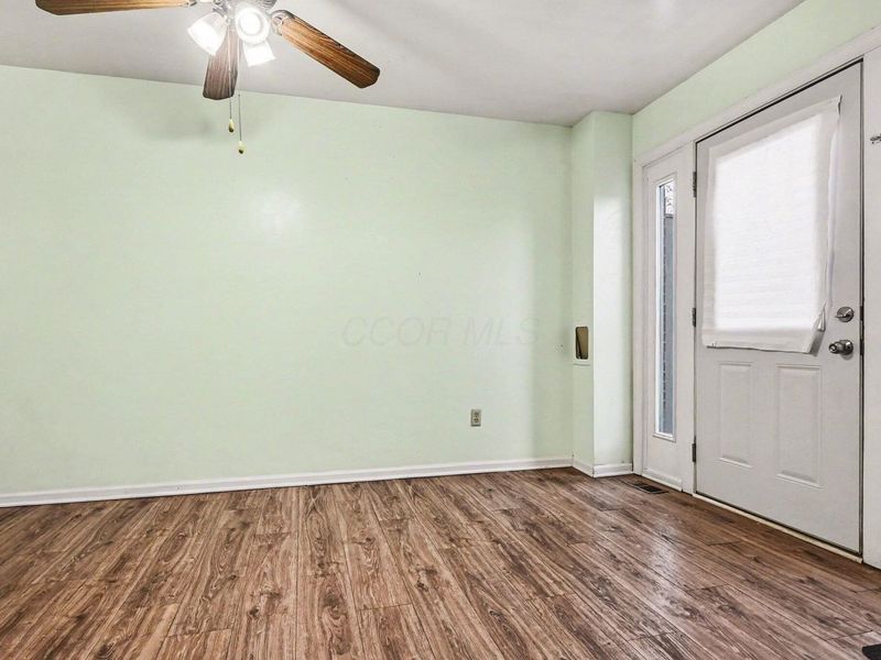 621 Simbury Street , Columbus, OH 43228 Photo 11