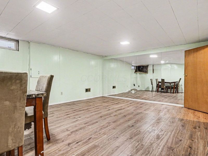 621 Simbury Street , Columbus, OH 43228 Photo 12