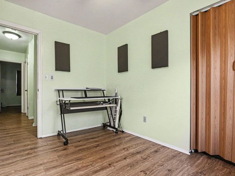 621 Simbury Street , Columbus, OH 43228 Photo 21