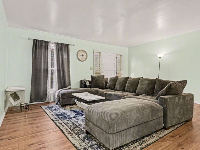 621 Simbury Street , Columbus, OH 43228 Photo 3