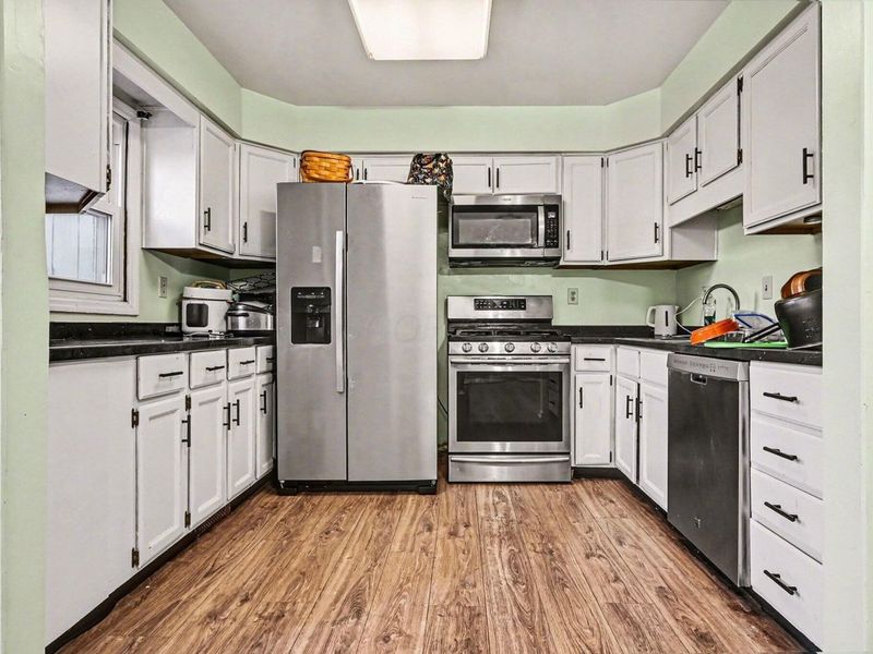 621 Simbury Street , Columbus, OH 43228 Photo 4