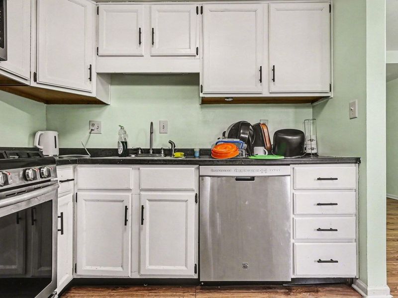 621 Simbury Street , Columbus, OH 43228 Photo 6