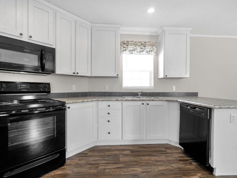 22 Skyline Drive, Ashville, OH 43103 Photo 12