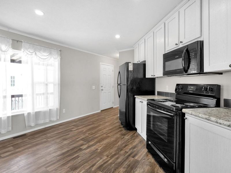 22 Skyline Drive, Ashville, OH 43103 Photo 13