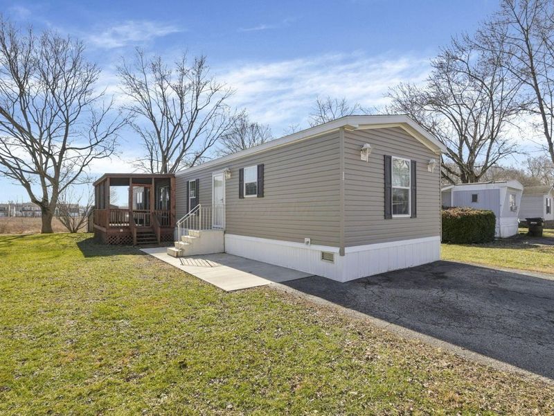 22 Skyline Drive, Ashville, OH 43103 Photo 2