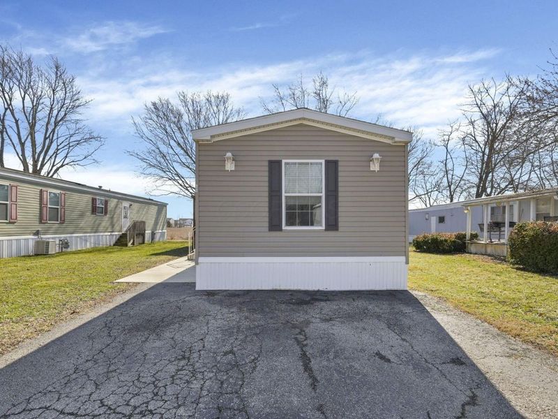 22 Skyline Drive, Ashville, OH 43103 Photo 3