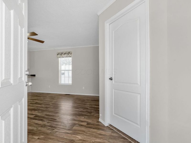 22 Skyline Drive, Ashville, OH 43103 Photo 7