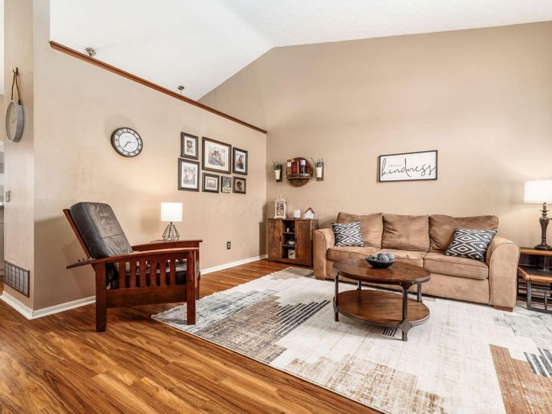 411 Broadview Court, Pataskala, OH 43062 Photo 8