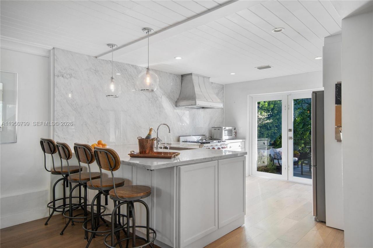 463 W 62nd St, Miami Beach, FL 33140 Photo