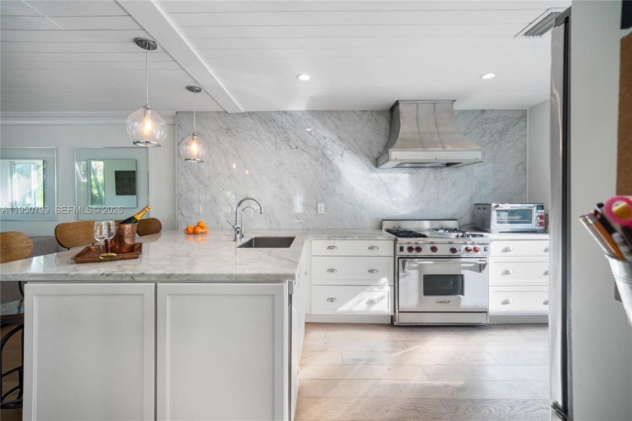 463 W 62nd St, Miami Beach, FL 33140 Photo