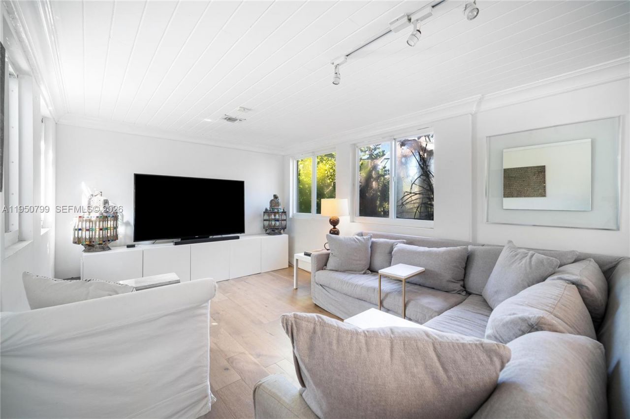 463 W 62nd St, Miami Beach, FL 33140 Photo