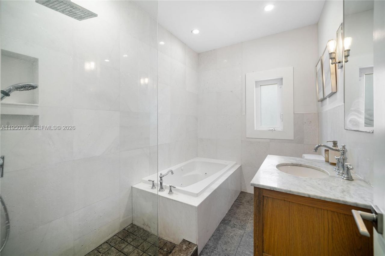 463 W 62nd St, Miami Beach, FL 33140 Photo