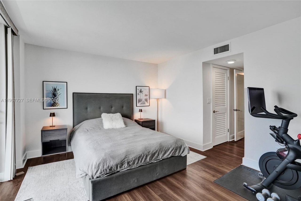 10000 W Bay Harbor Dr , Unit PH23, Bay Harbor Islands, FL 33154 Photo