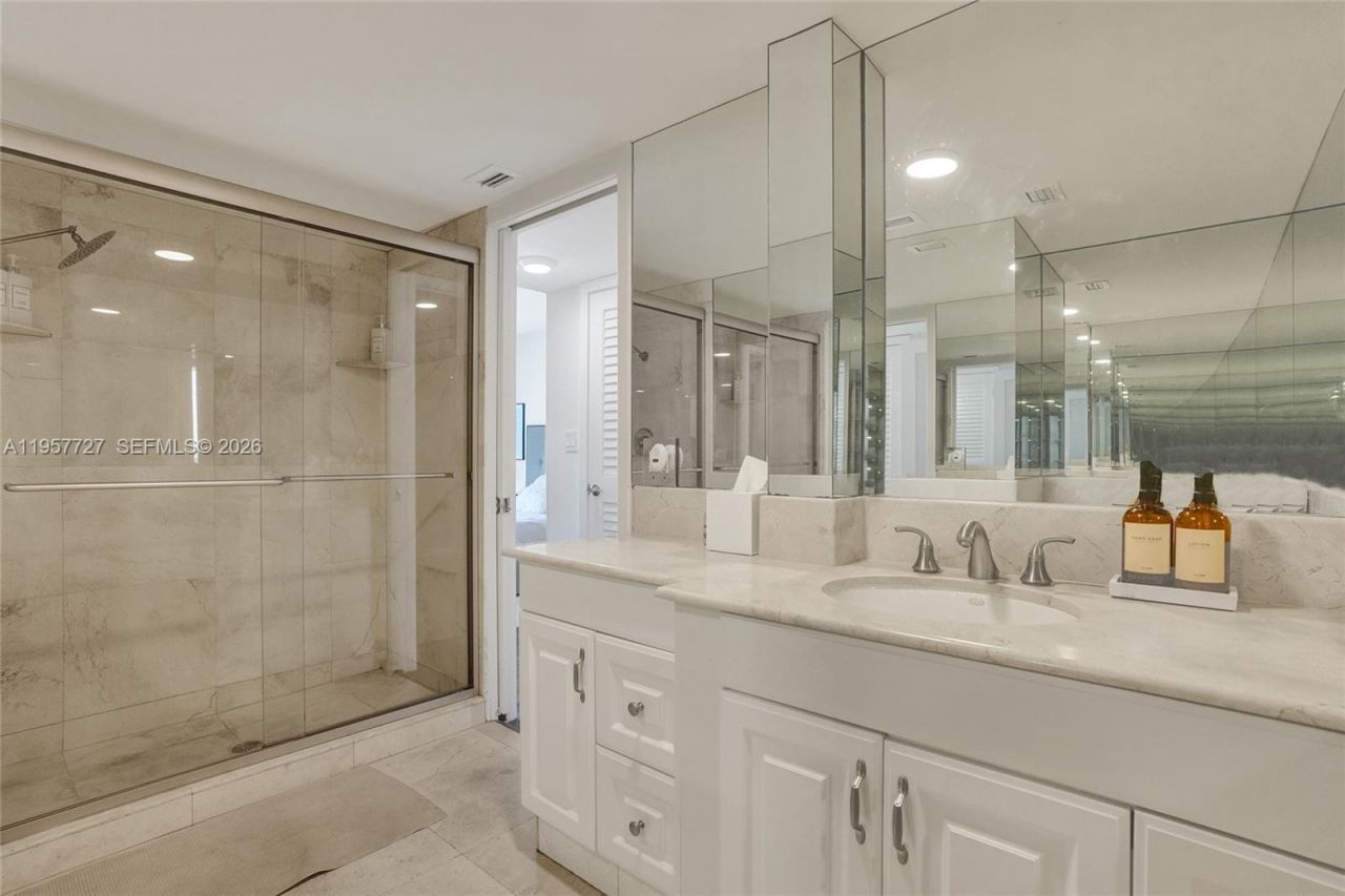 10000 W Bay Harbor Dr , Unit PH23, Bay Harbor Islands, FL 33154 Photo