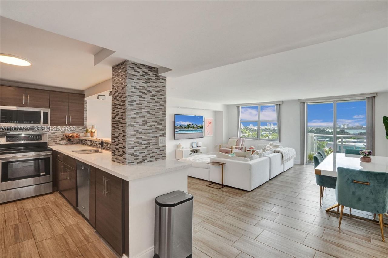 10000 W Bay Harbor Dr , Unit PH23, Bay Harbor Islands, FL 33154 Photo