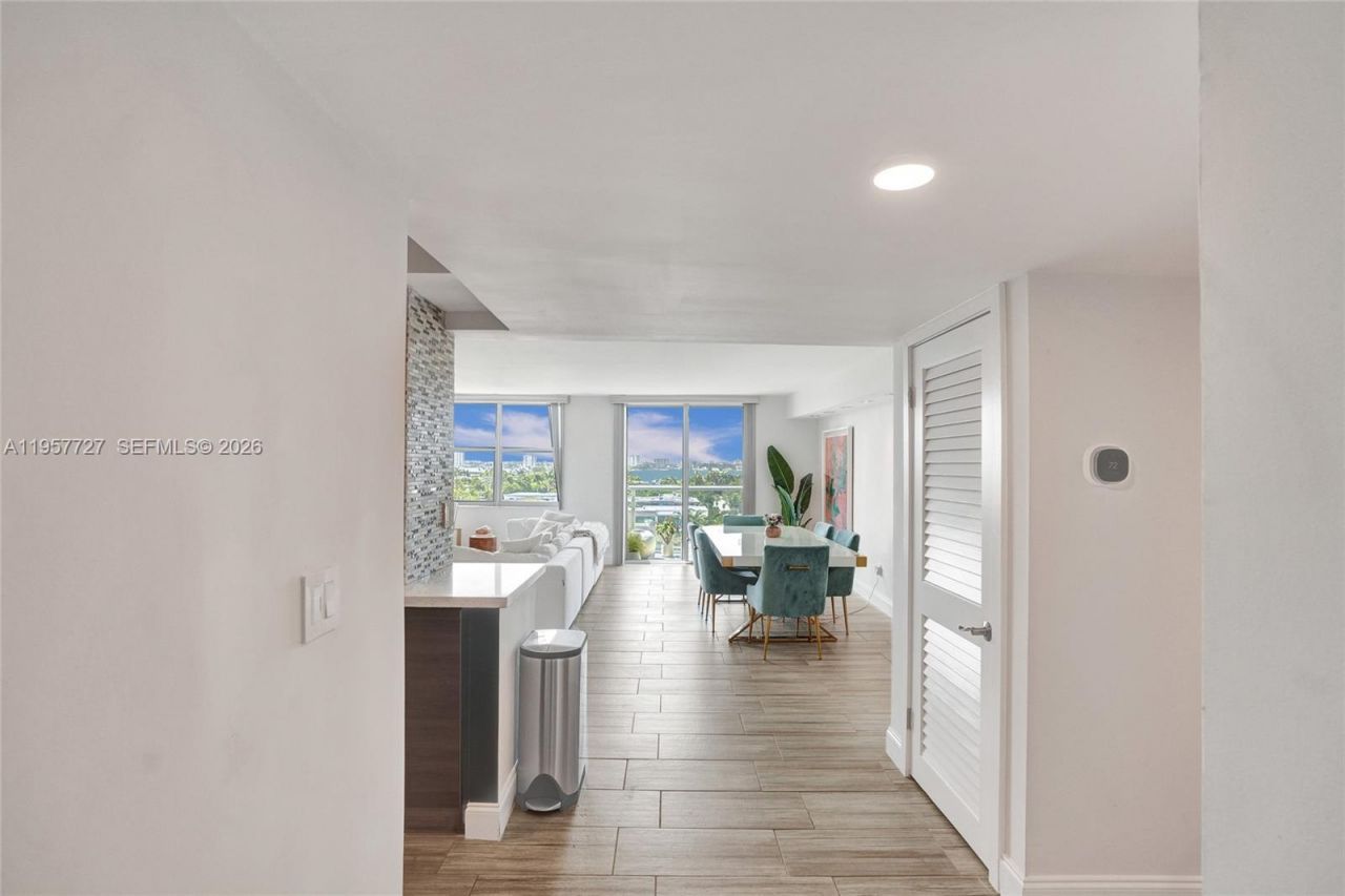 10000 W Bay Harbor Dr , Unit PH23, Bay Harbor Islands, FL 33154 Photo