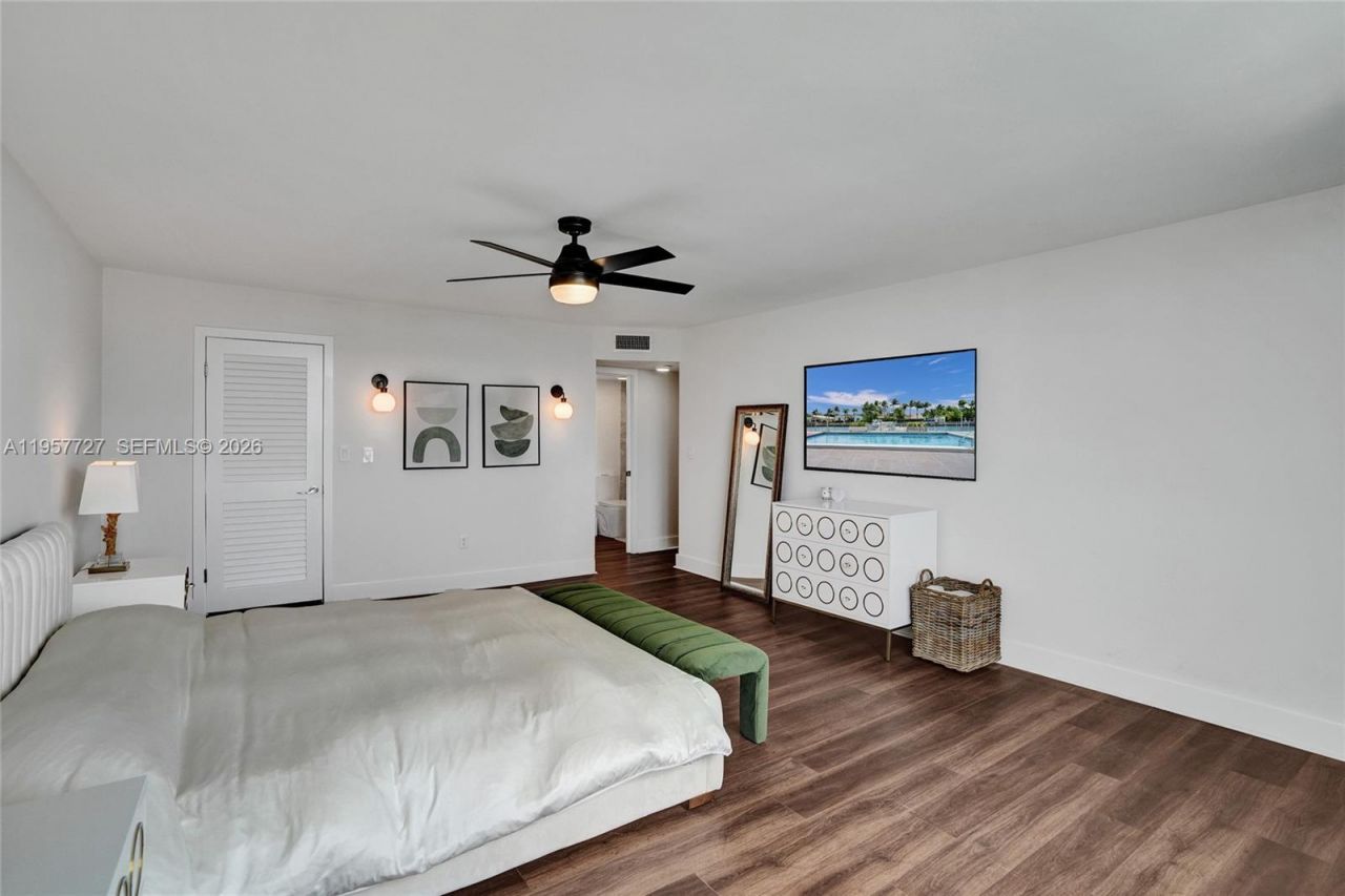 10000 W Bay Harbor Dr , Unit PH23, Bay Harbor Islands, FL 33154 Photo