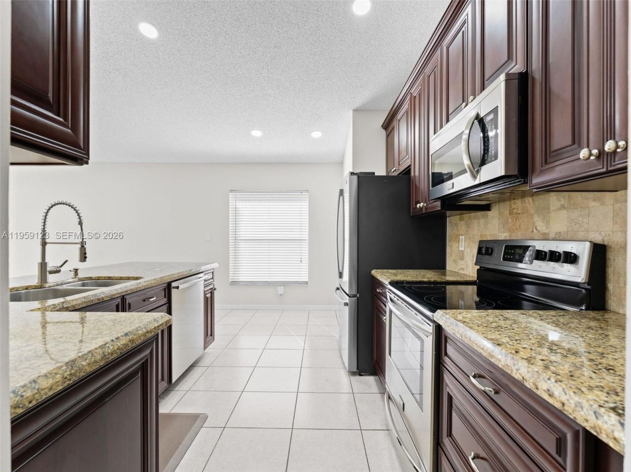 1861 NW 142nd Ter, Pembroke Pines, FL 33028 Photo