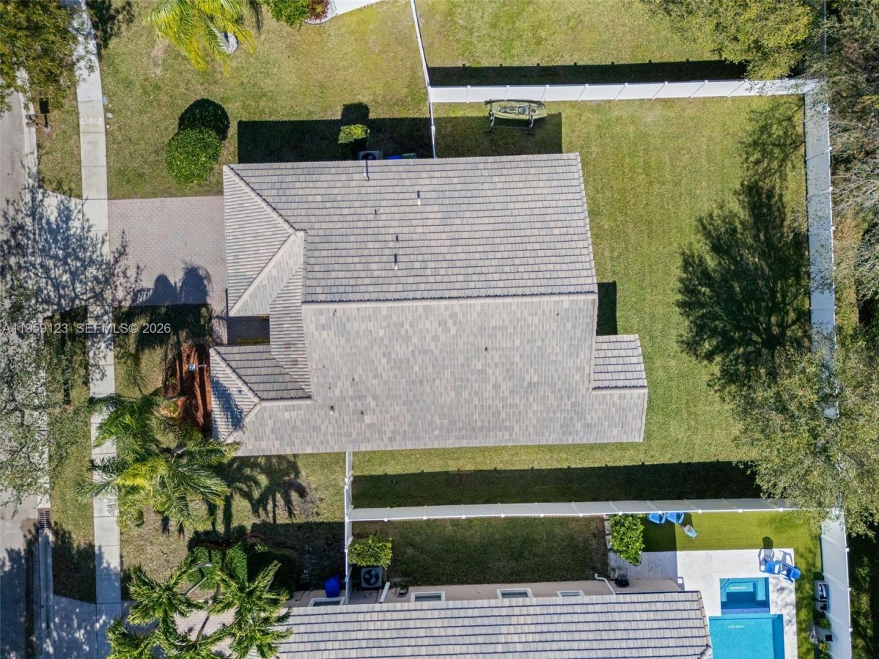 1861 NW 142nd Ter, Pembroke Pines, FL 33028 Photo