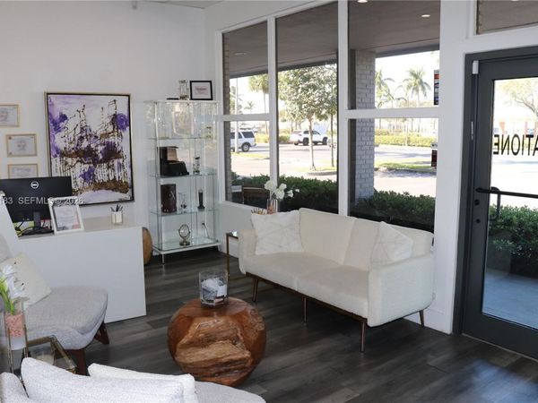 3724-3728 Davie Rd, Davie, FL 33314