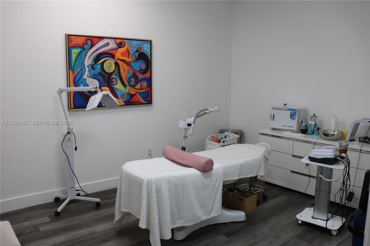 3724-3728 Davie Rd, Davie, FL 33314 Photo