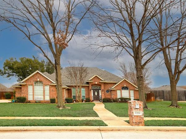 8356 Thornhill Drive, North Richland Hills, TX 76182
