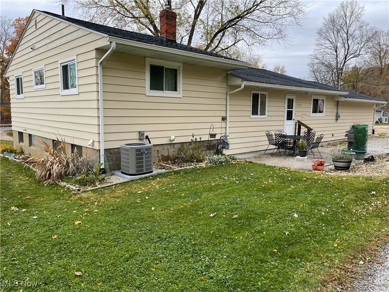 7636 Walnut Drive, Chippewa Lake, OH 44215 Photo 2