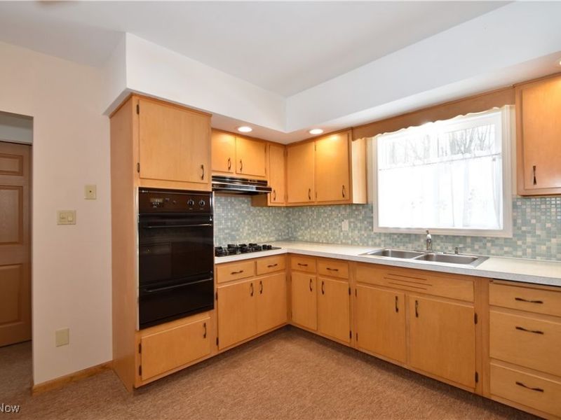 7636 Walnut Drive, Chippewa Lake, OH 44215 Photo 5