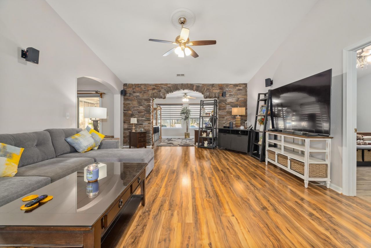 328 Mckendree Ln. Photo 6