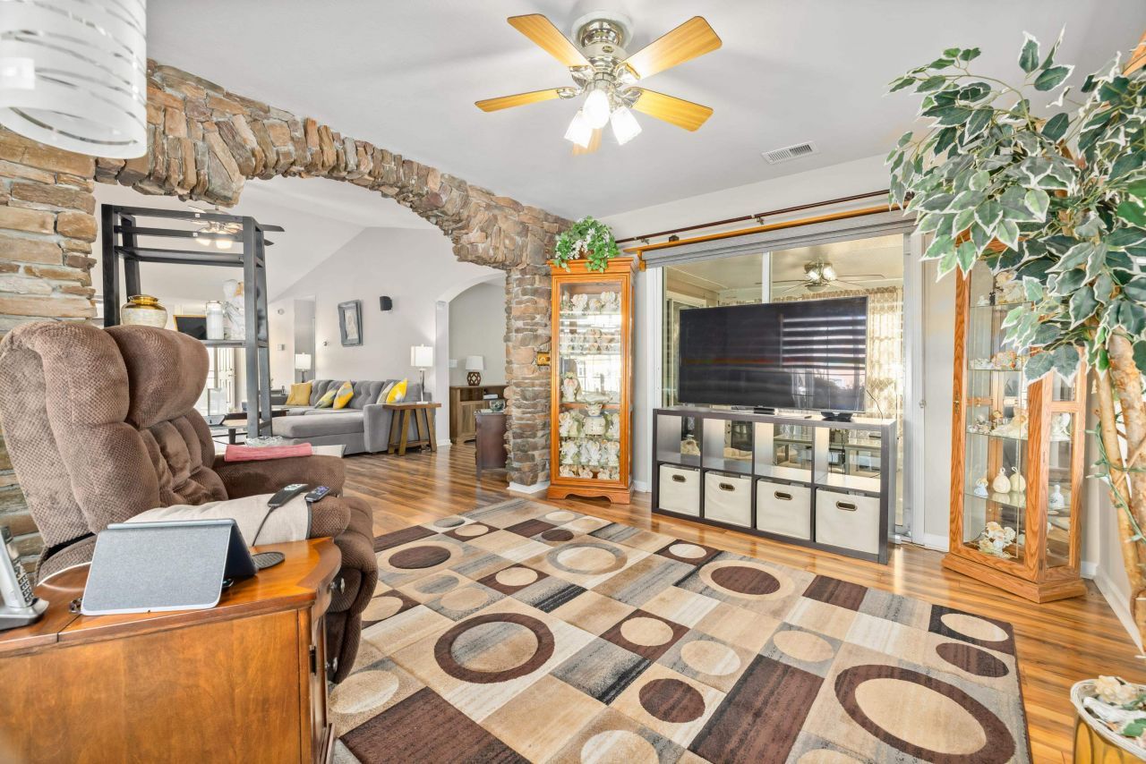 328 Mckendree Ln. Photo 9