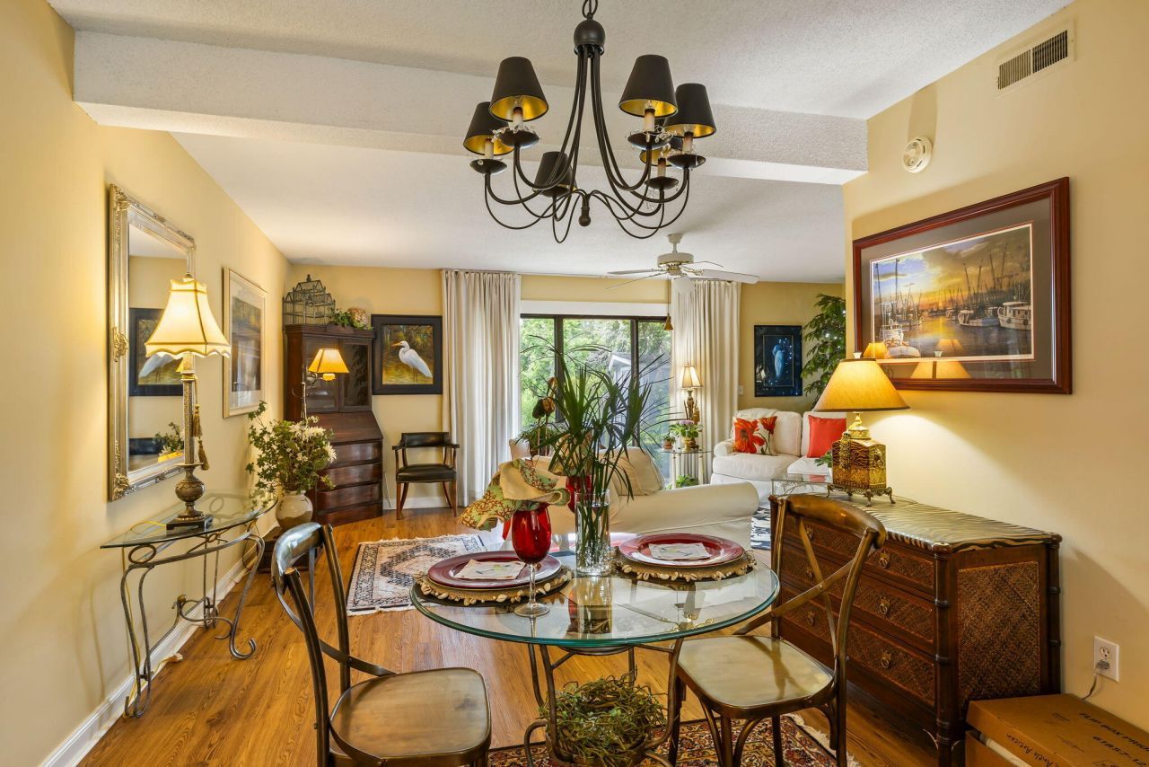 163 Heritage Circle Photo 11