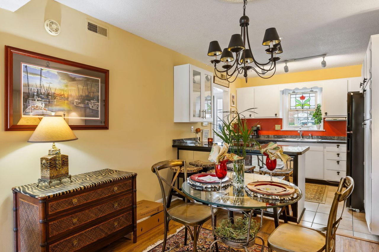 163 Heritage Circle Photo 13