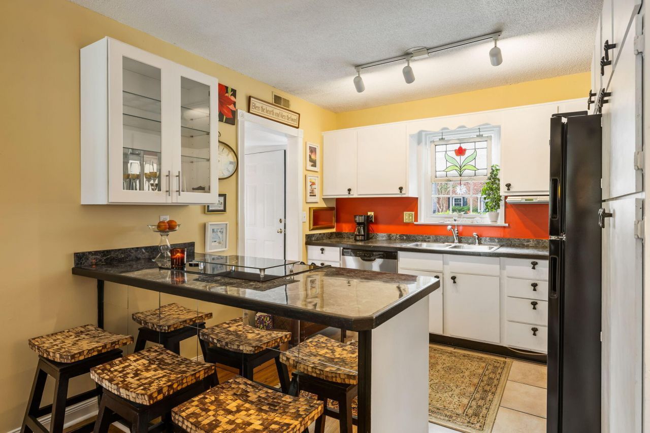 163 Heritage Circle Photo 14